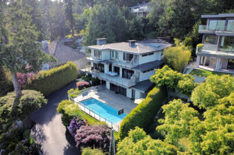 3389 Thompson Crescent